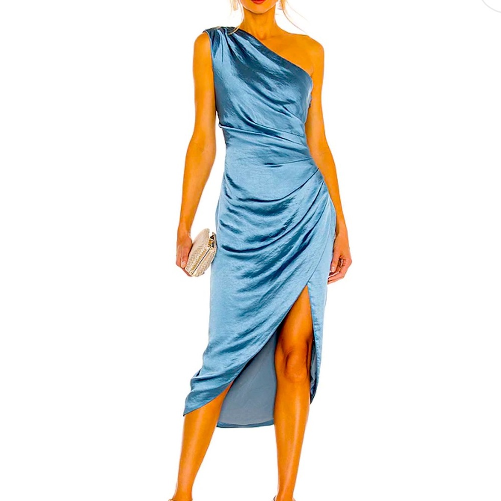 Elliatt Cassini Dress. Size Small. Hammered satin, one shoulder dress.
